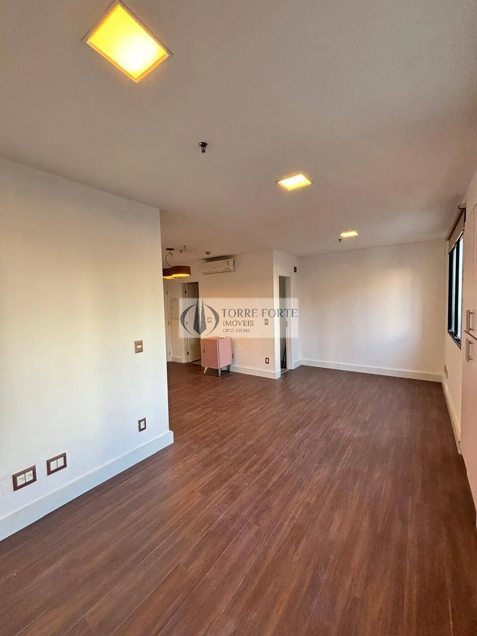 Imagem Ótima sala comercial com 32 m², 2 banheiros, 1 vaga de garagem na Perdizes.