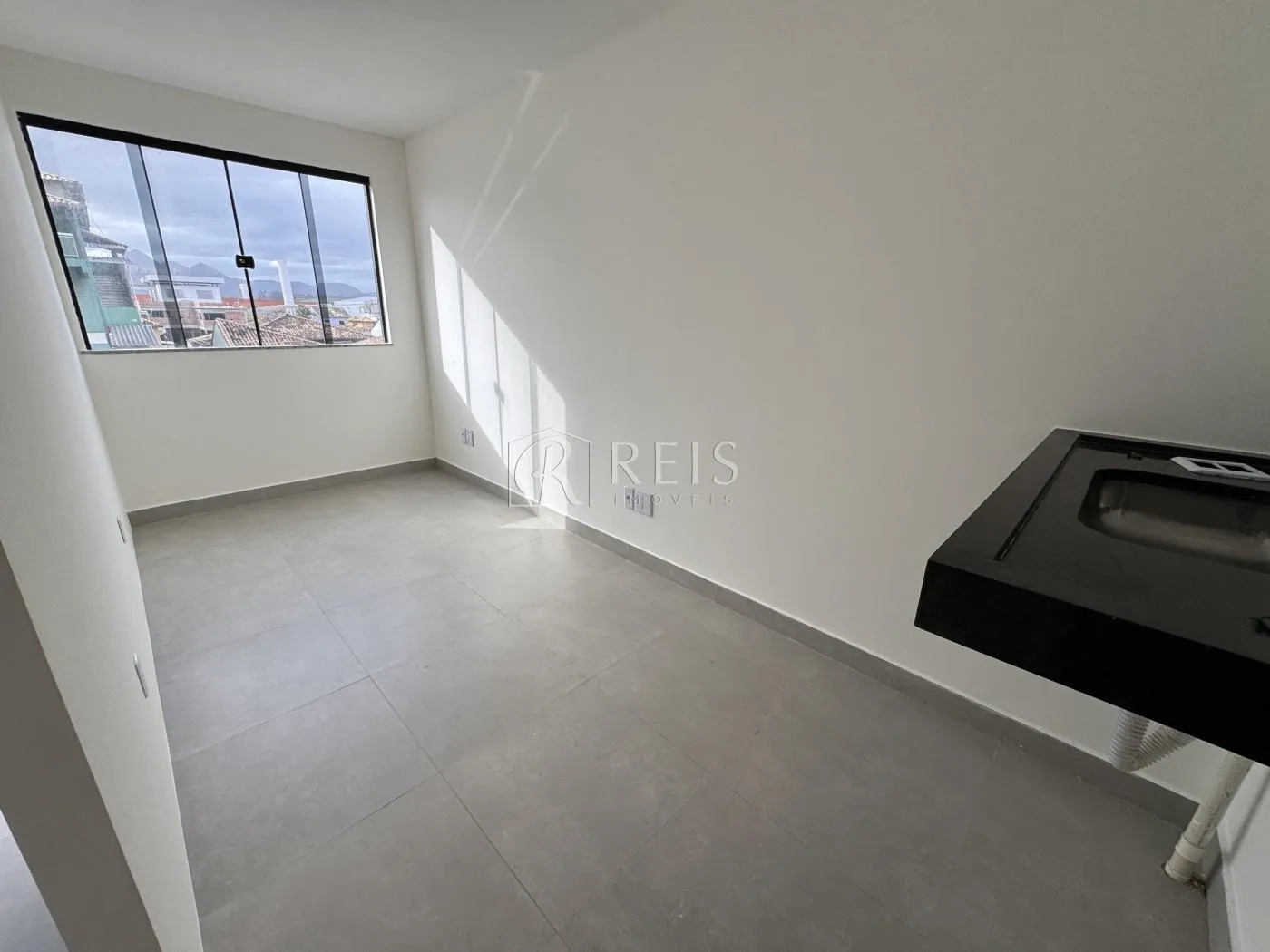 Imagem Sala Comercial para Locação em Rio das Ostras, Village Rio das Ostras, 1 banheiro