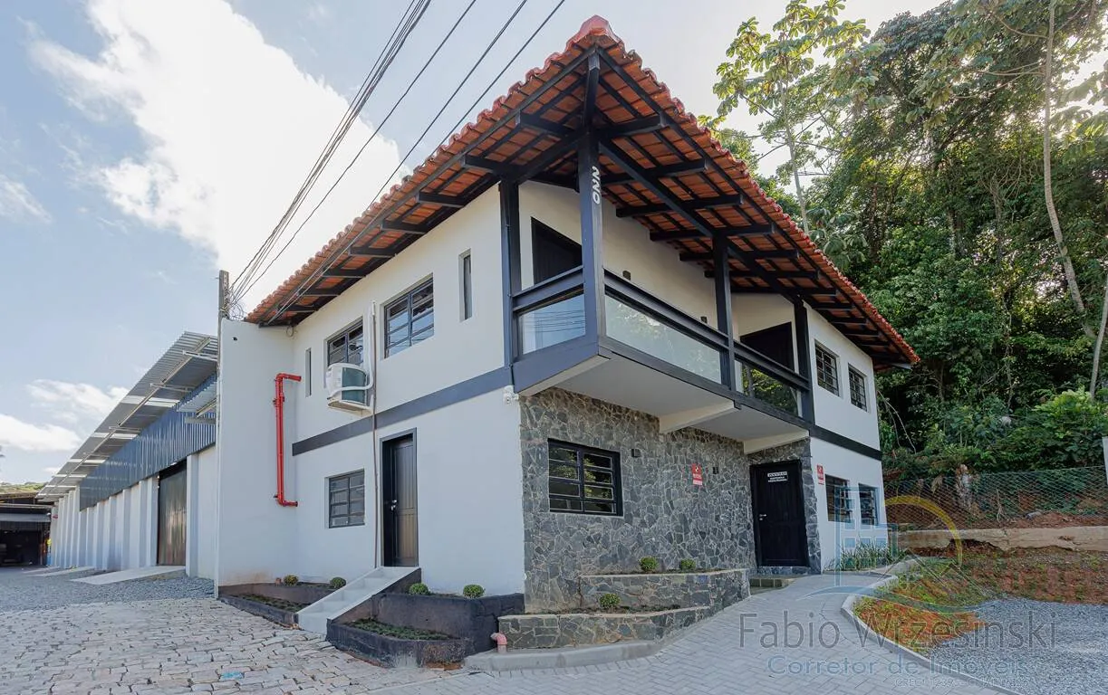 Imagem Galpão Comercial para Locação no Bairro Santa Catarina | + escritorio