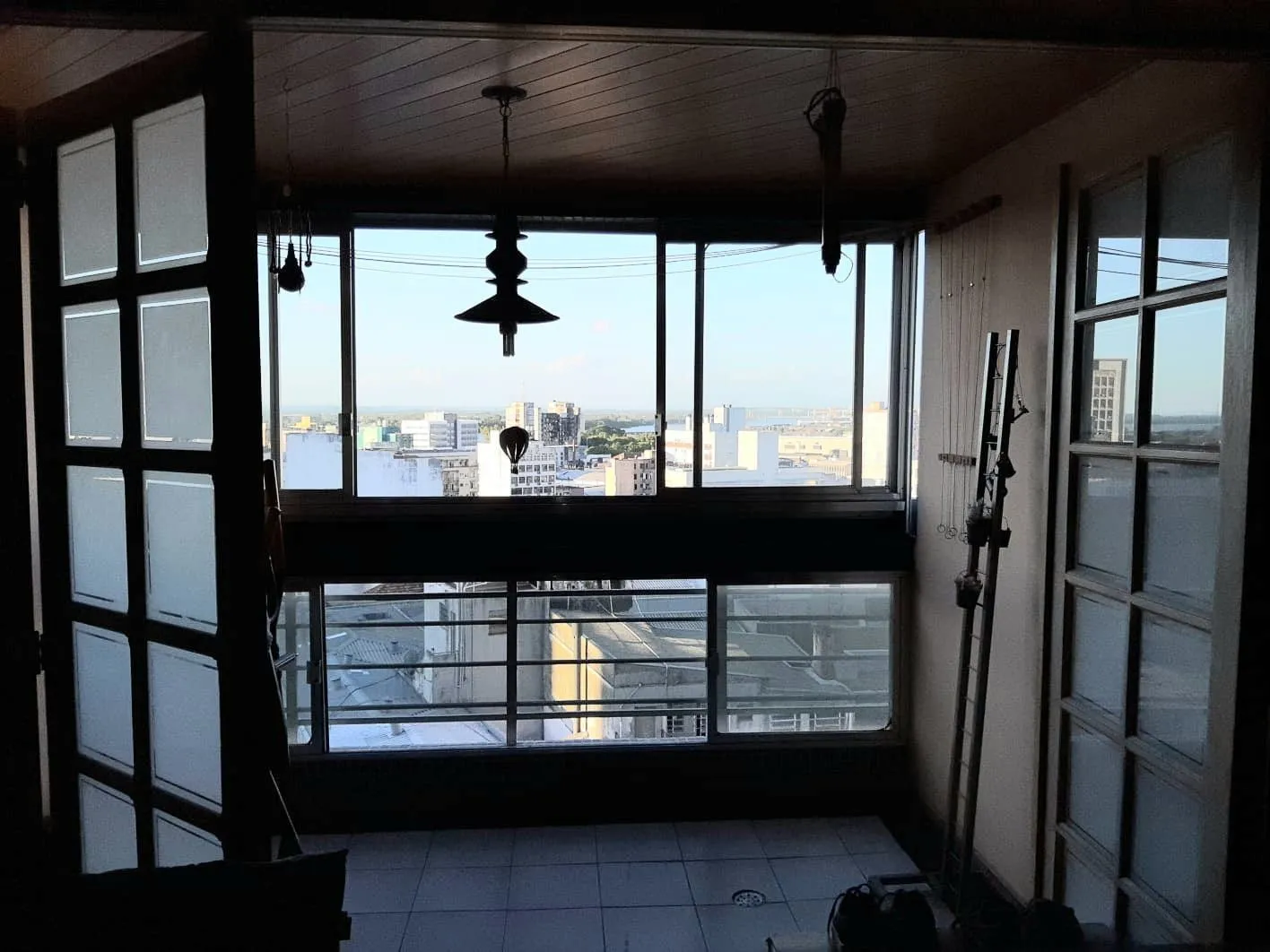 Imagem Apartamento 2 Dormitórios, 1 vaga Dupla de Garagem, Bairro Independência, Porto Alegre-RS