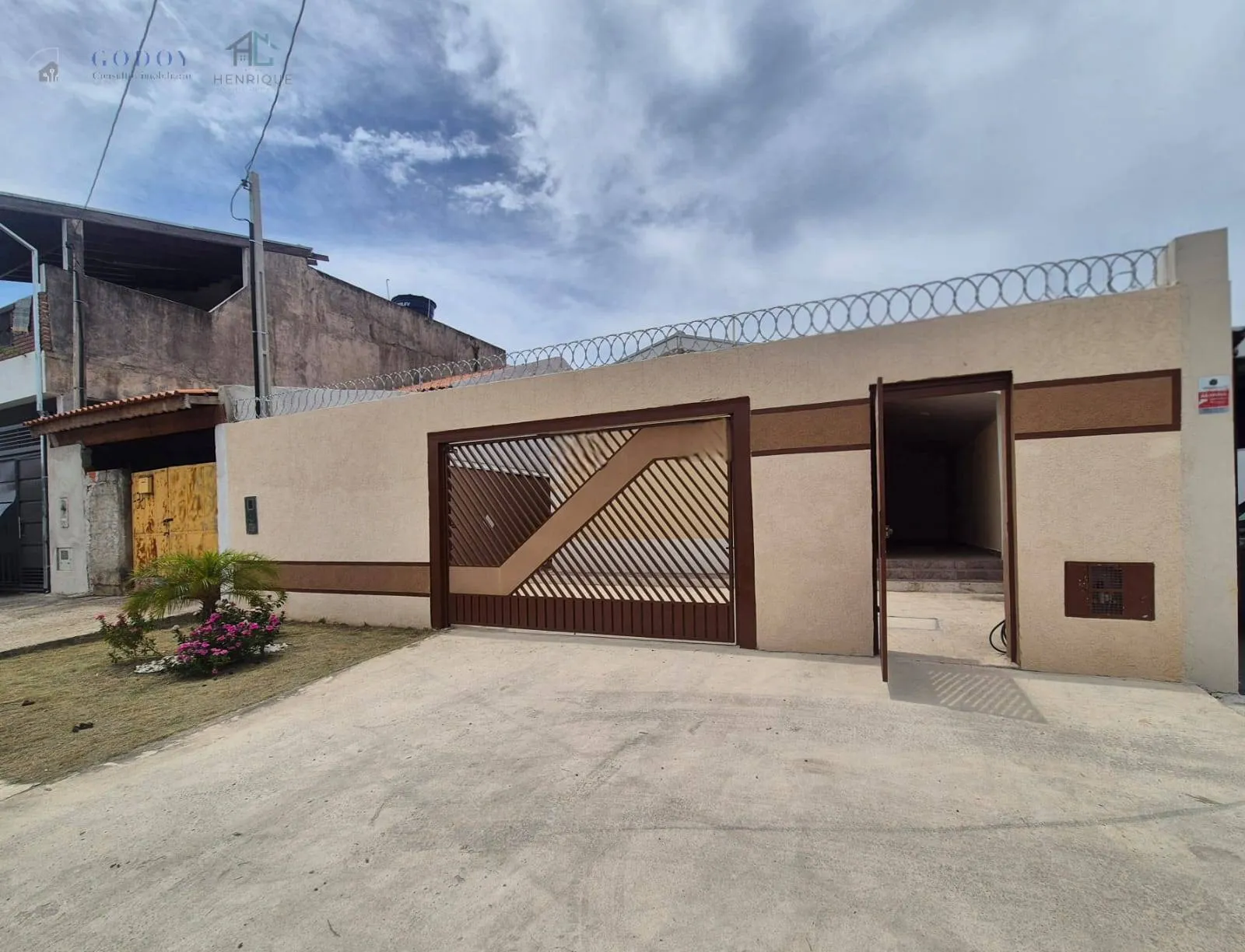 Foto do imóvel Casa com área gourmet e vista para a Serra da Mantiqueira - Bairro Mombaça,