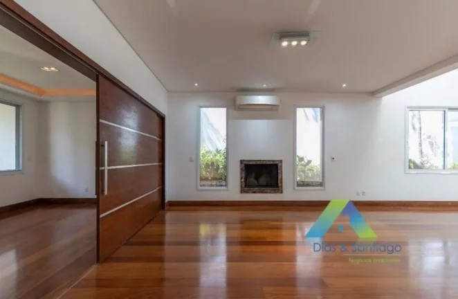 Foto do imóvel Casa com 4 suítes em condomínio fechado, 853 m² - Alto da Boa Vista