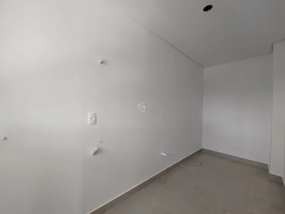 Imagem Excelente sobrado com 2 suítes + 1 dormitório na divisa do Bom Retiro com o Saguaçu.