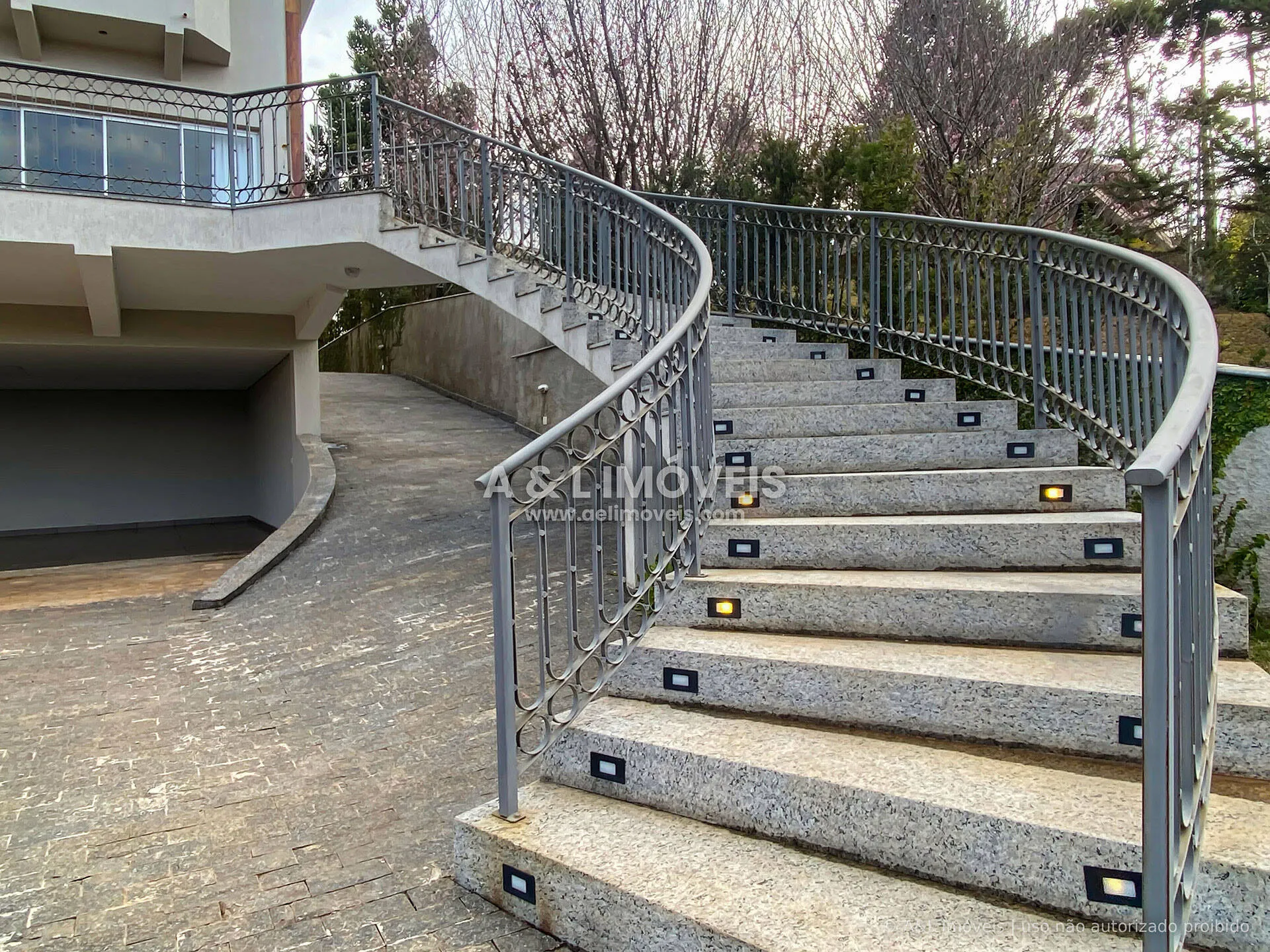 Imagem Casa de Luxo | Alto do Capivari | 793 m² | SPA e Casa de Hóspedes