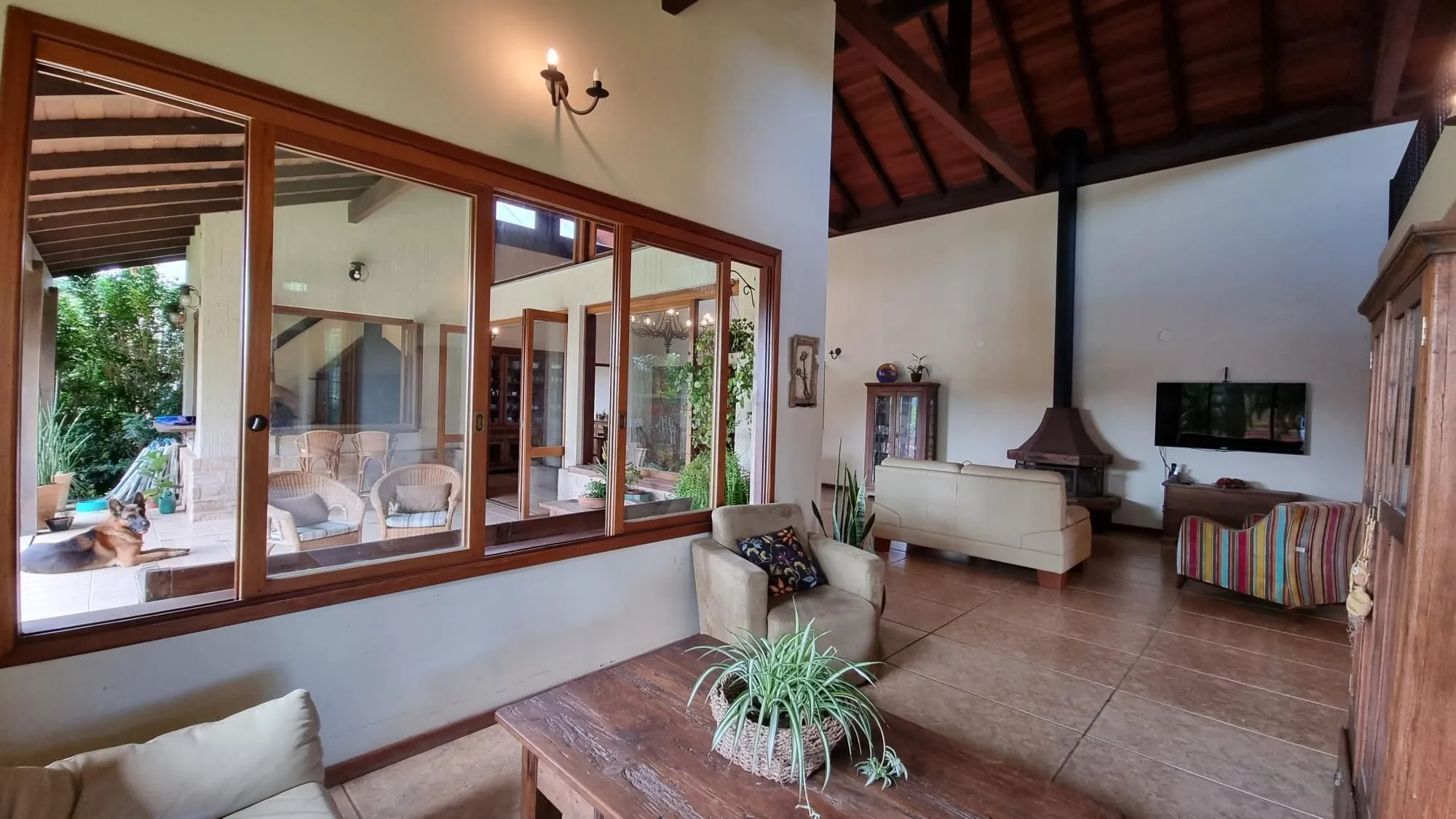 Imagem Casa para Venda - 600m², 4 dormitórios, sendo 4 suites, Vila Nova