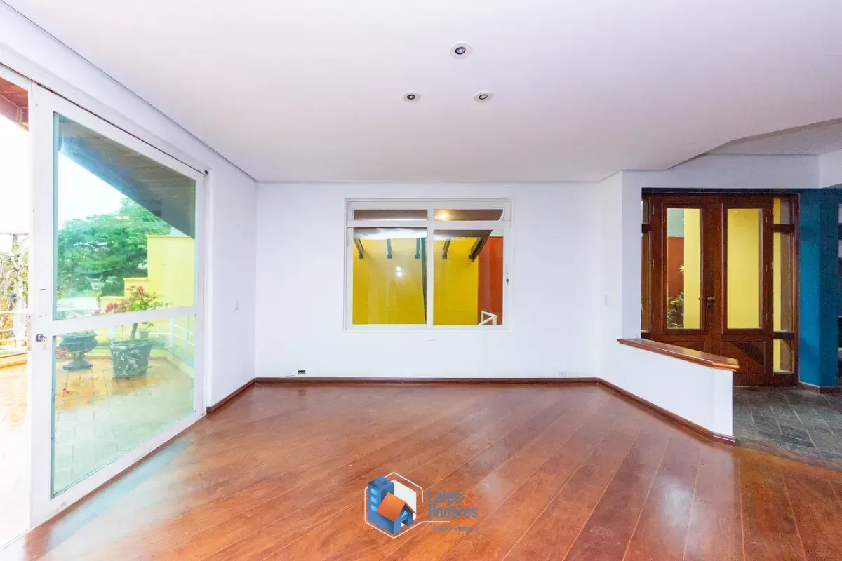 Imagem Casa para venda em Vila Inah com 4 quartos, sendo 3 suítes, 304m²
