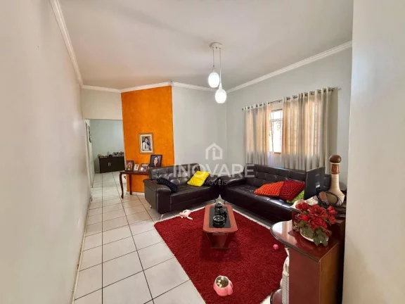 Imagem Casa com 3 dormitórios à venda, 234 m² por R$ 600.000,00 - Alto da Boa Vista - Itumbiara/GO