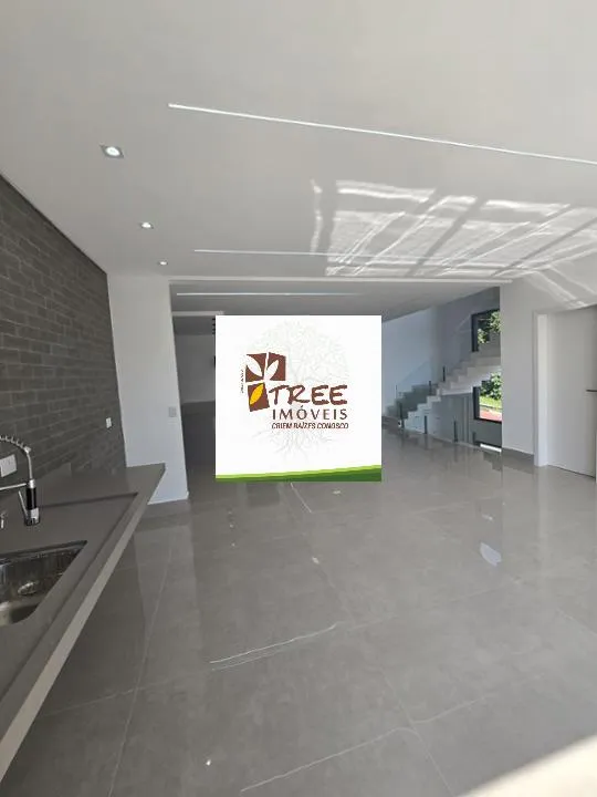 Imagem VENDA DE SOBRADO DE ALTO PADRÃO NO CONDOMÍNIO REAL PARK, EM ARUJÁ/SP, 345m² com 4 suítes, suíte máster com hidro, área gourmet e piscina. CONSULTE-NOS