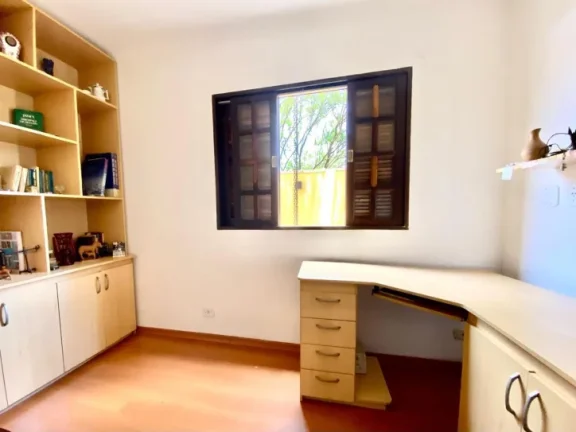 Imagem Casa Sobrado, 5 dormitórios ( 2 suítes), 6 vagas - Jardim Alvorada - Sjc.