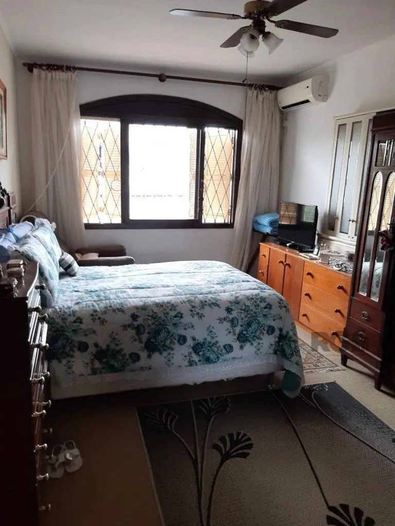 Imagem Casa 210m² - 3 dormitórios, 2 vagas