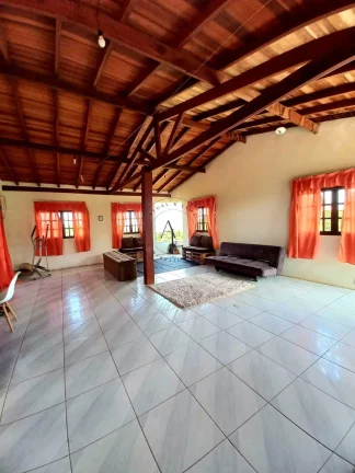 Imagem Chácara à Venda com 3 Dormitórios, 2 Banheiros e 1000m2 de Área Total – Conforto e Espaço para Toda a Família!