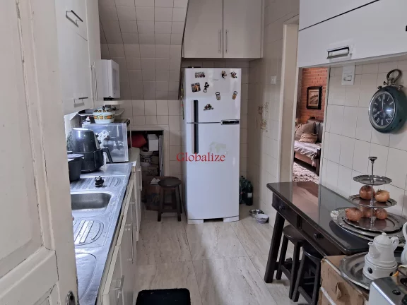 Imagem Sobrado para reforma em Santos na Vila Belmiro com 2 dormitórios, garagem e quintal nos fundos com piscina à venda por R$ 1.365.000,00