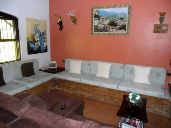Imagem OPORTUNIDADE ÚNICA! no melhor local do Itagua. Casa venda Ubatuba, projetada para Hostels, Pousada e locação de apartamentos.