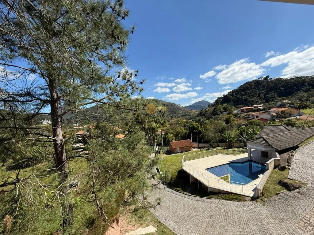 Imagem Casa em Condomínio para Venda em Teresópolis / RJ no bairro Vargem Grande