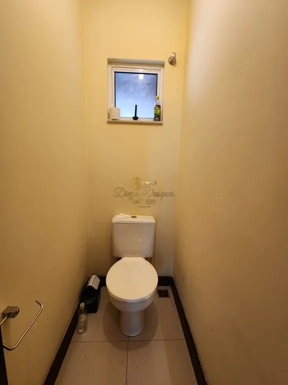 Imagem Casa em Condomínio para Venda em Teresópolis / RJ no bairro Parque do Imbui