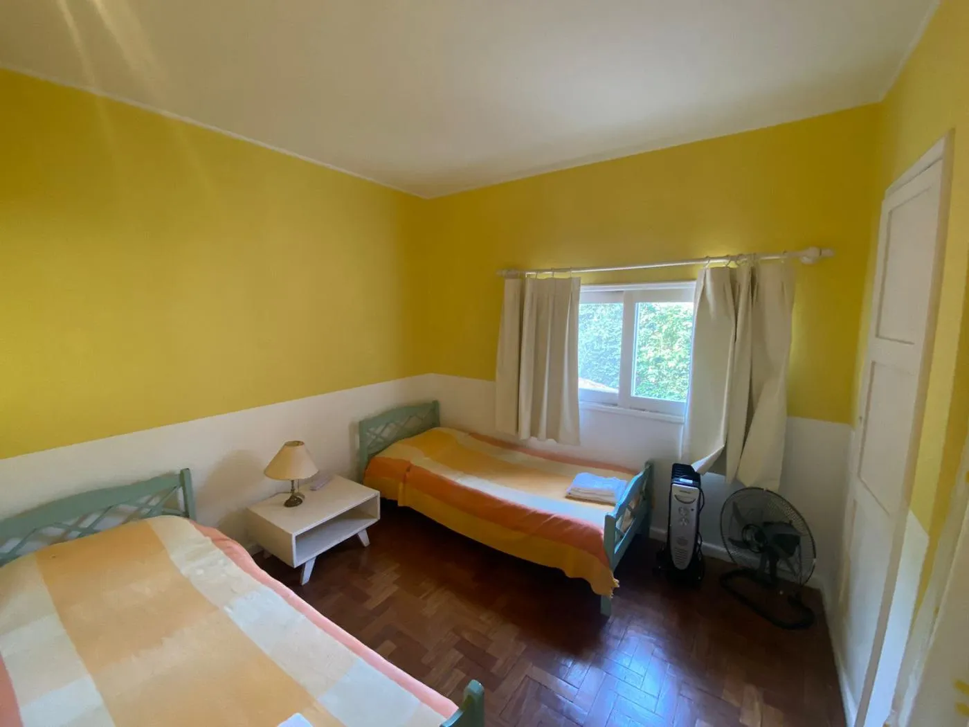 Imagem Casa em Condomínio para Venda em Petrópolis / RJ no bairro Itaipava