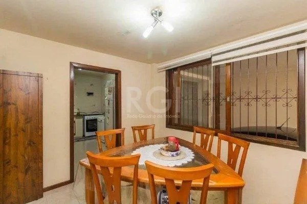 Imagem Casa para Venda de 3 dormitórios 6 vagas no bairro Chácara das Pedras