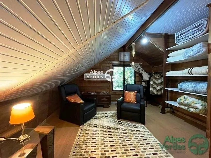Imagem Casa com 2 quartos, 121,00m2, à venda em Canela, Palace Hotel