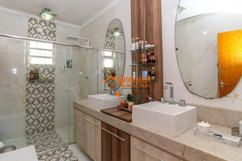Imagem Sobrado com 3 dormitórios à venda, 200 m² por R$ 1.100.000,00 - Cocaia - Guarulhos/SP