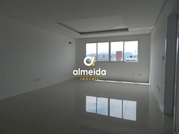 Imagem Cobertura 4 dormitórios à venda Centro Santa Maria/RS
