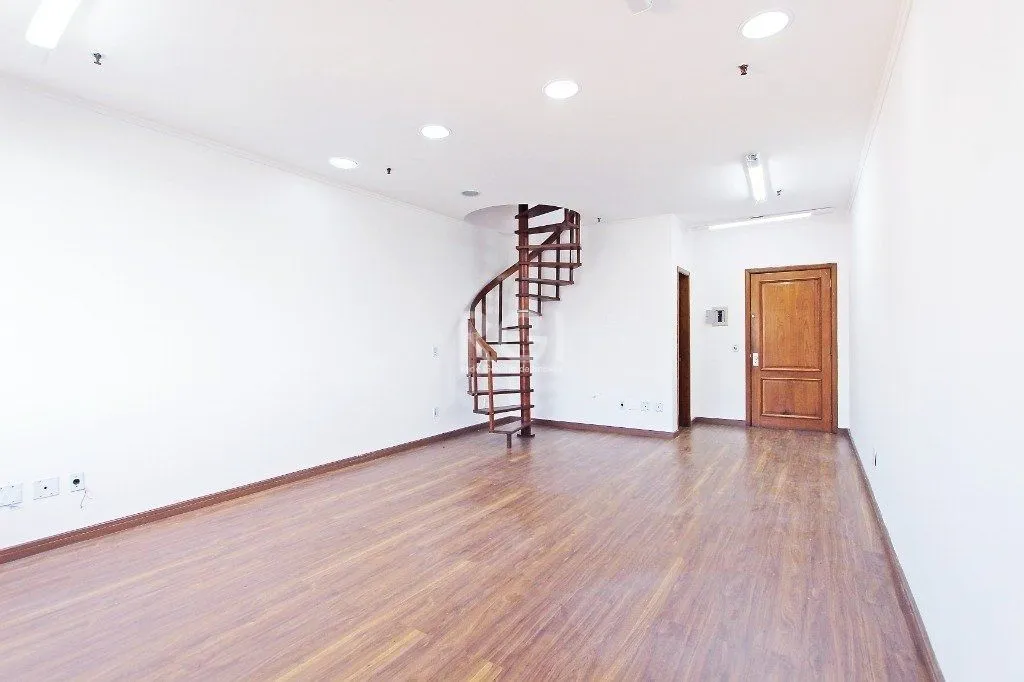 Imagem Vende-se cobertura comercial com Terraço - Moinhos de Vento