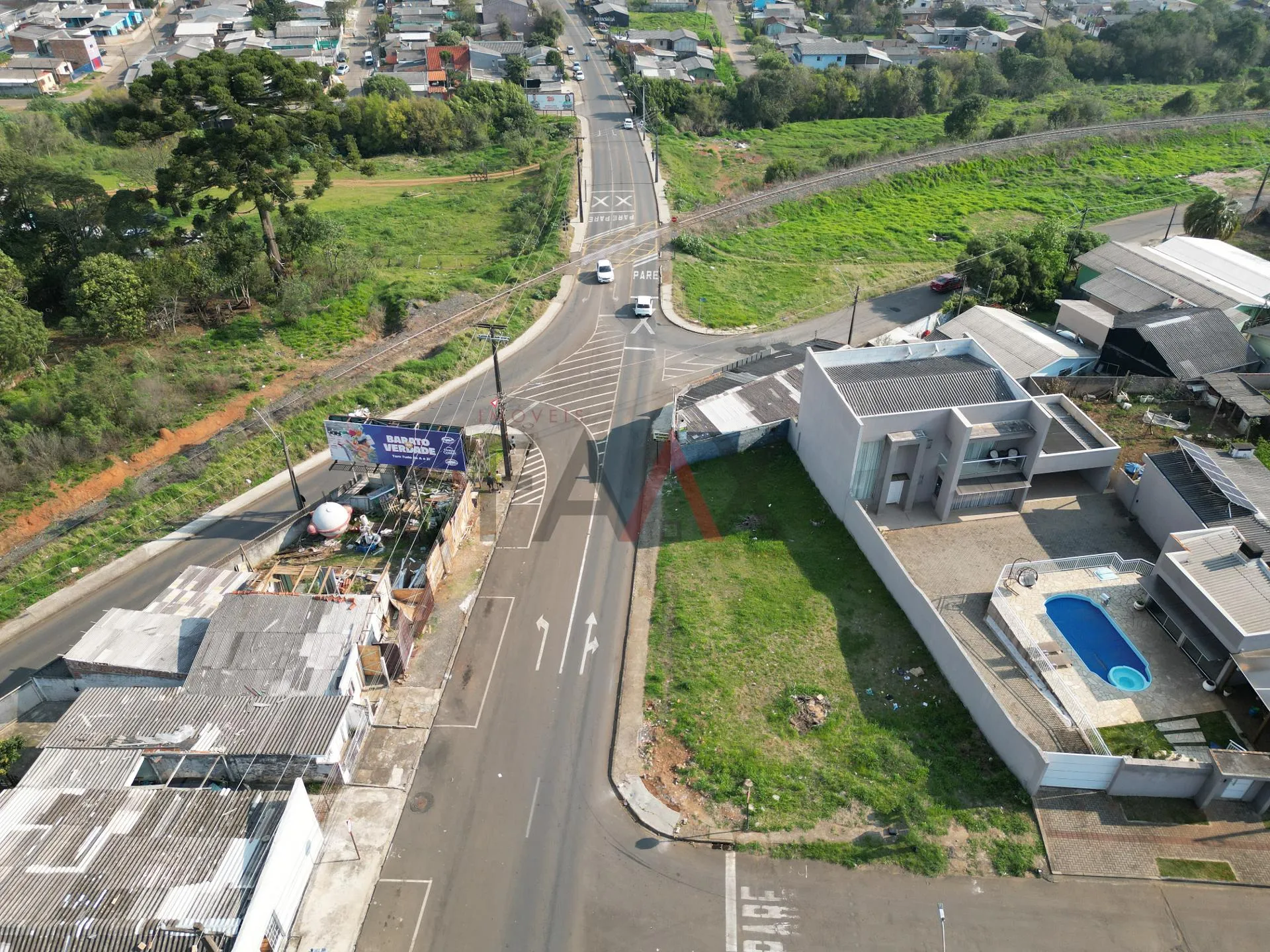 Imagem Ótimo terreno localizado em via de acesso com grande fluxo, esquina