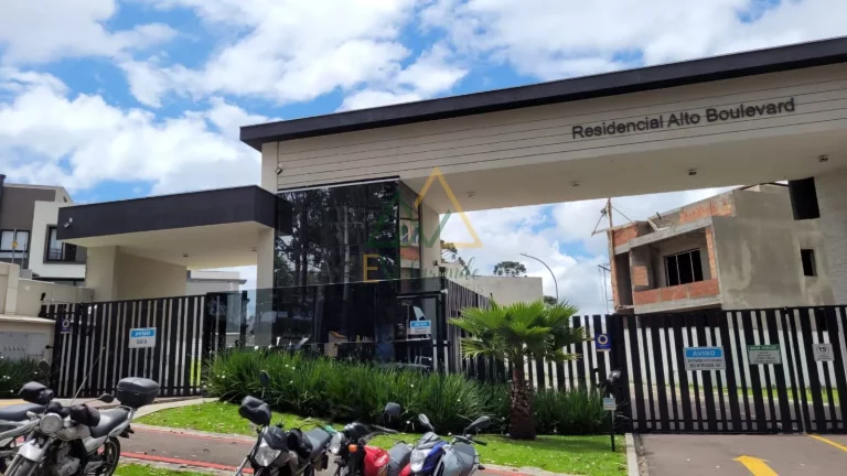 Imagem Terreno em Condomínio Fechado à venda no Bairro Alto Curitiba PR