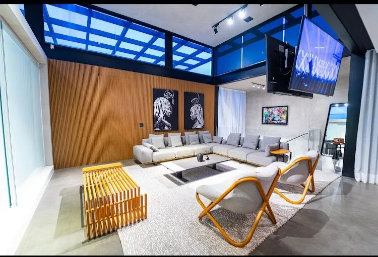 Imagem Casa de 414,93m² com 3 Suítes Localizado no Condomínio Residencial Alphaville II