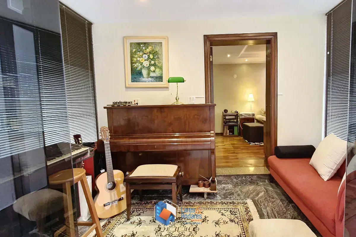 Imagem Sobrado para venda em Vila Santa Catarina com 3 quartos, sendo 2 suítes, 223m²