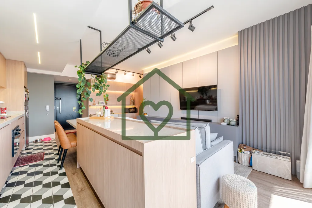 Imagem Lindo apartamento mobiliado de 70m² no bairro Boa Vista, Porto Alegre. Com 2 suítes e 2 vagas de g...