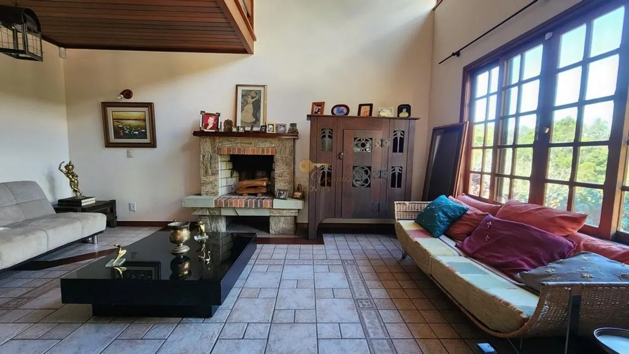 Imagem Casa para Venda em Teresópolis / RJ no bairro Parque do Imbui