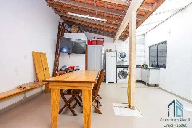 Imagem Sobrado lindo a venda 03 quartos c/suíte, 02 vagas no Campo Comprido em Curitiba PR