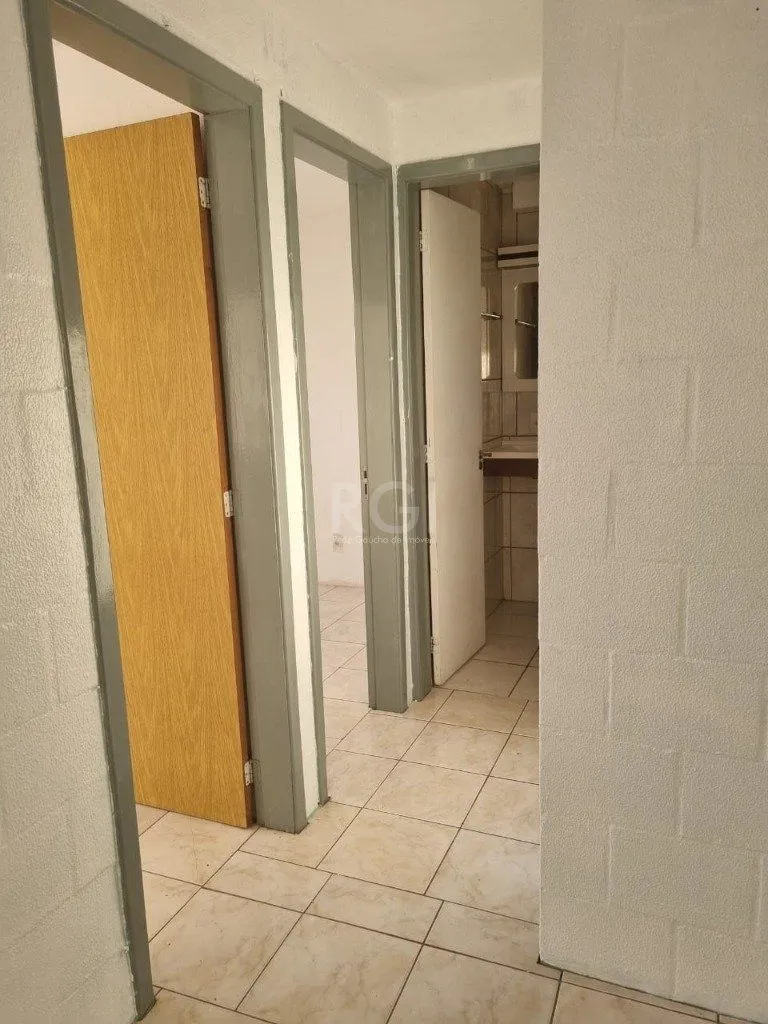 Imagem Casa frente, 81,50m2 e 2 apartamento nos fundos térreo e segundo andar.