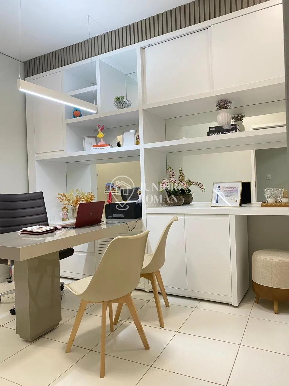 Imagem ESPAÇO COMERCIAL COM RECEPÇÃO E 2 SALAS NO CENTRO DE BARREIRAS/BA