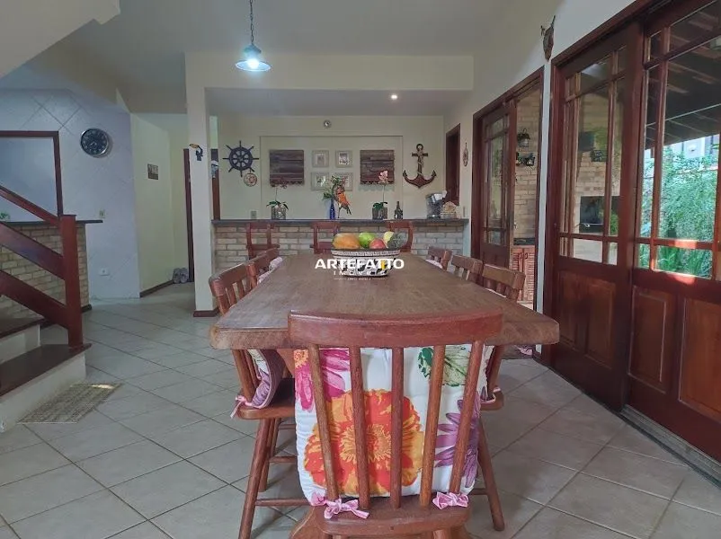 Imagem Casa à venda em Ubatuba, Praia Grande, com 5 quartos, 213m2