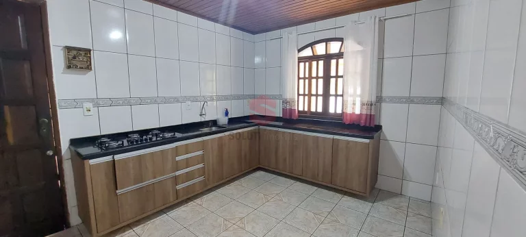 Imagem Casa 03 quartos, semi mobiliada, amplo espaço de terreno, Santa Rita, Campo Largo/PR