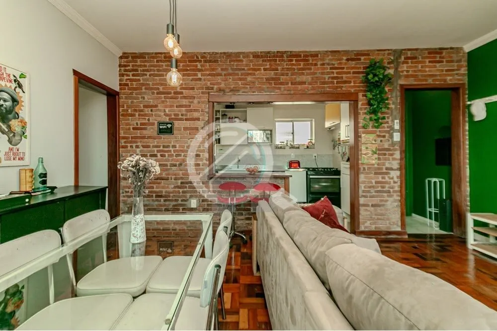 Imagem Descubra o charme deste aconchegante apartamento localizado na vibrante Cidade Baixa, um dos bairros...
