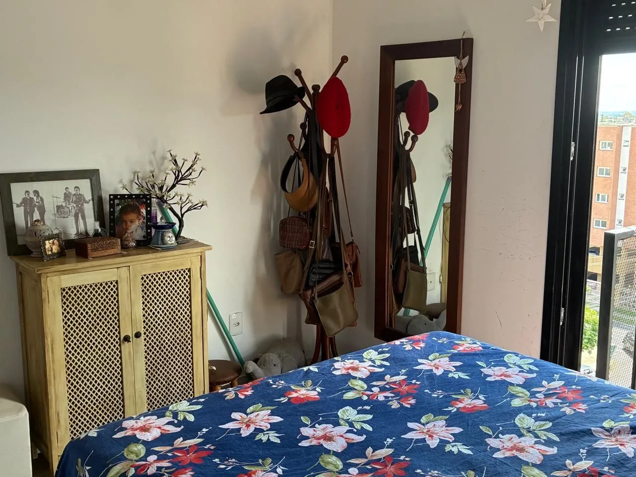 Imagem Vende-se apartamento com 2 quartos (1 suíte), 79m² e 2 vagas - Rua Eduardo chartier 190
