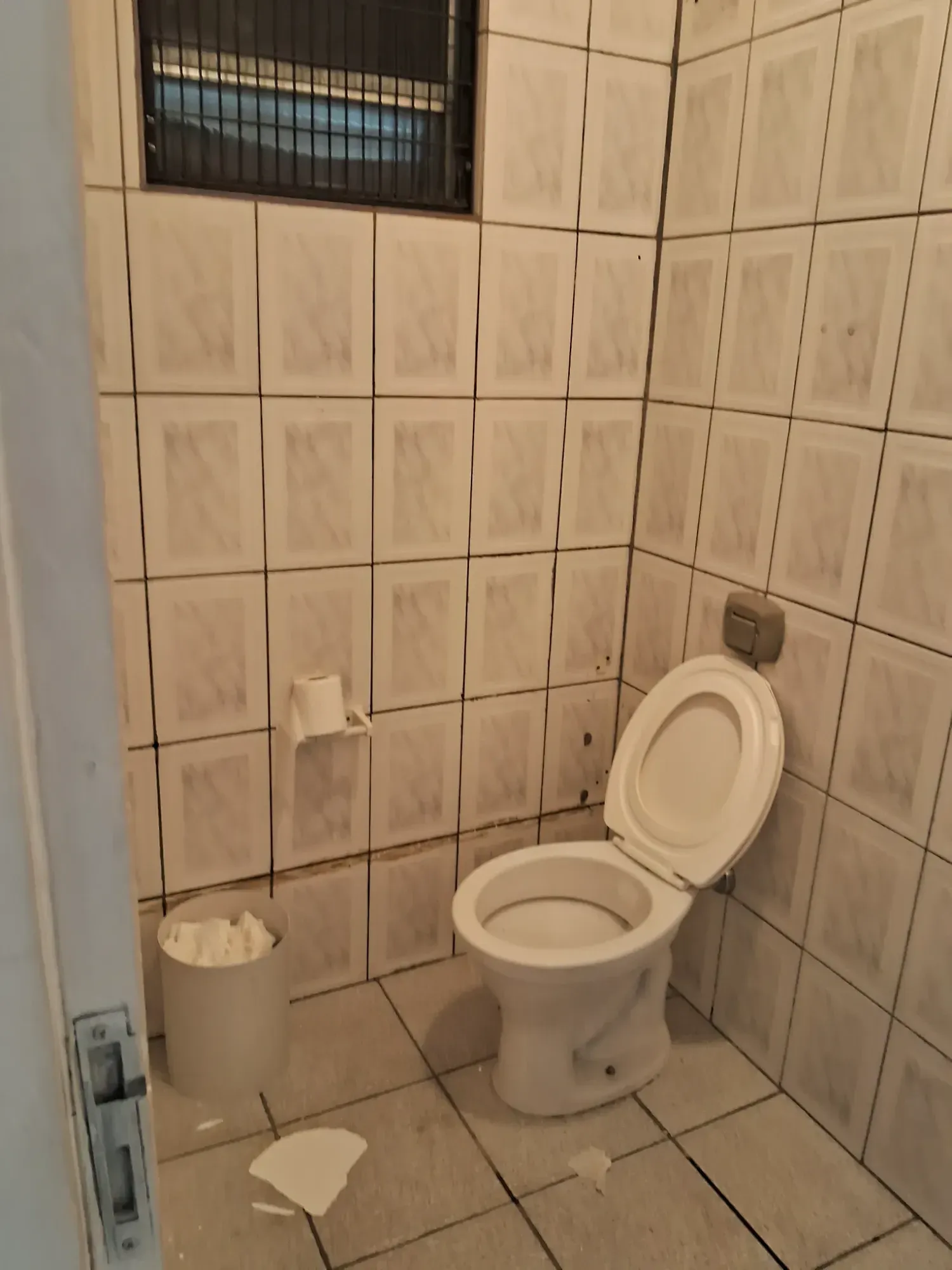 Imagem Galpão para Alugar, 242 m² em Vila Anastácio - São Paulo
