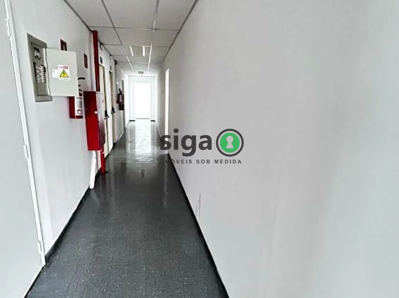 Imagem Sala comercial com 328m² em vão livre, 6 vagas na Consolação para Locação