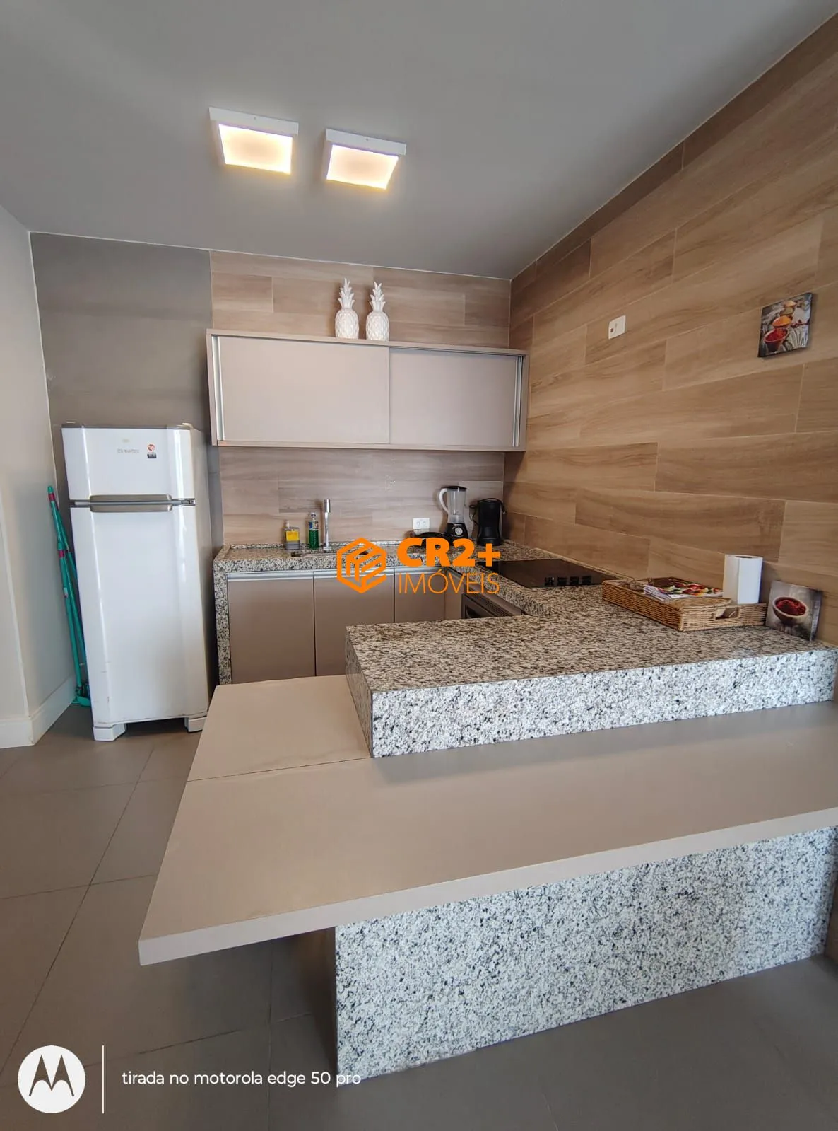 Imagem Vendo COBERTURA 140m2 01 quarto, 02 varandas, 01 vaga de garagem Beira mar em P