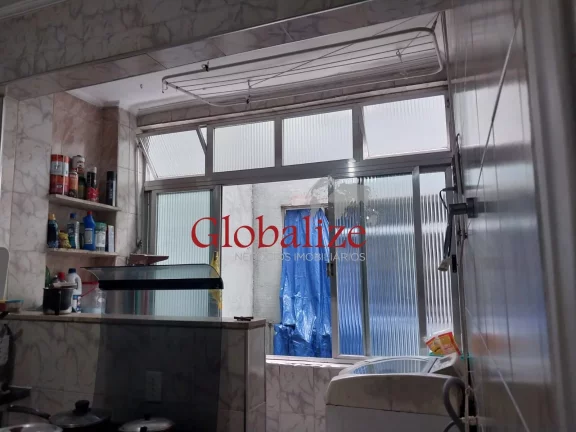 Imagem Apartamento com 2 dormitorios,1 banheiro, salão de festas, área de serviço e vaga no Embaré em Santos por R$ 310.000,00