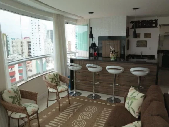 Imagem Lindo apartamento mobiliado e decorado no centro de Balneário Camboriú