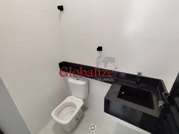 Imagem Casa Sobreposta Alta com 4 suítes, piscina e duas vagas no bairro do Boqueirão por R$2.085.000,00