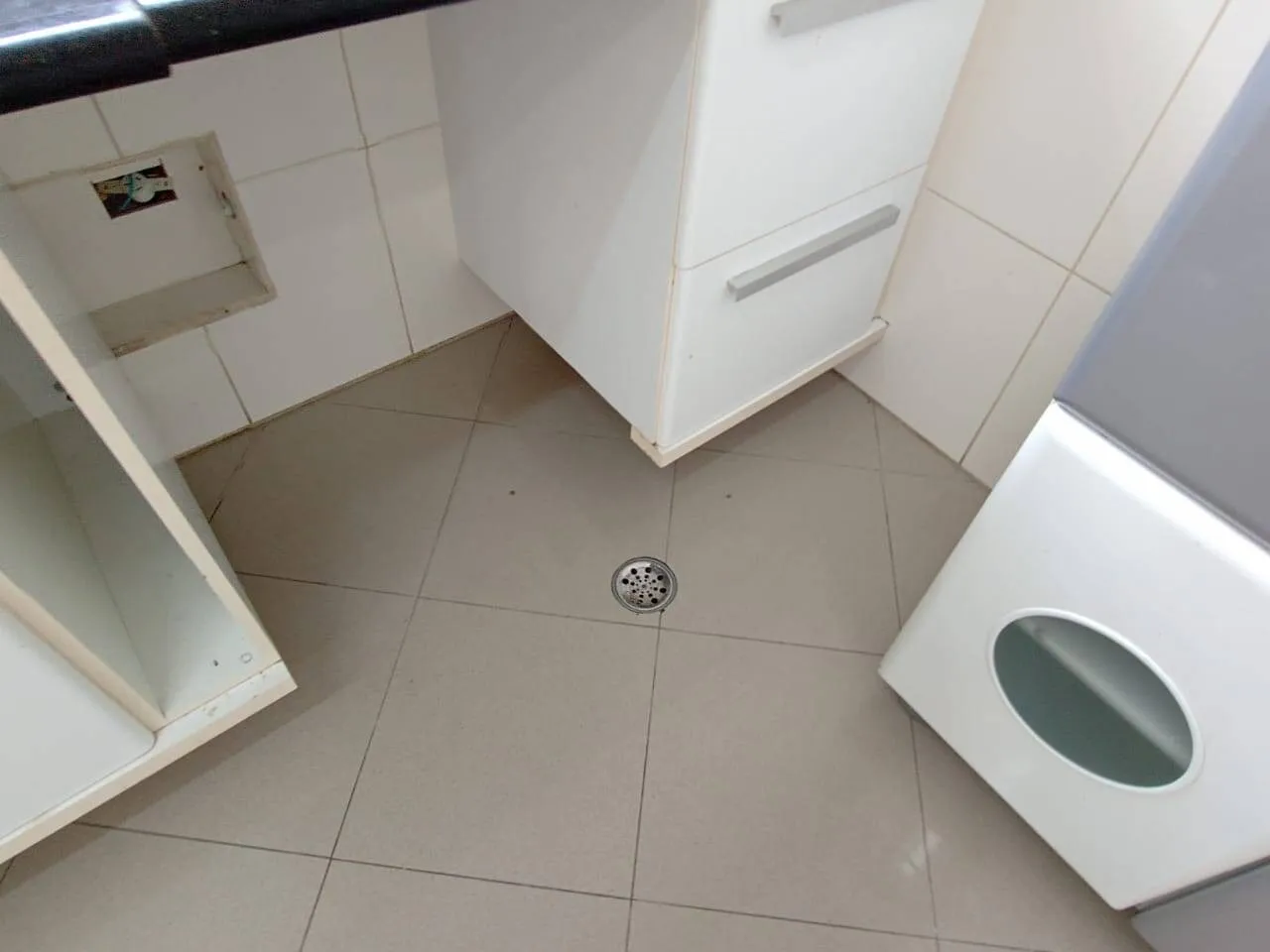 Imagem Casa Clean de Alto Padrão no Melhor Condomínio de Alphaville - 5 Suítes, Piscina e Área de Lazer