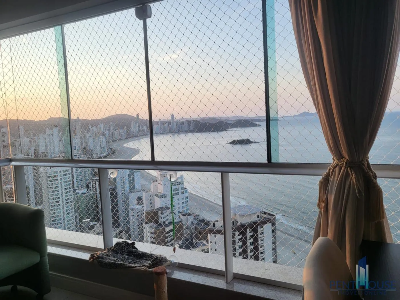 Imagem Apartamento Quadra Mar para Venda em Balneário Camboriú, CENTRO, 4 dormitórios, 2 suítes, 4 banheiros, 5 vagas