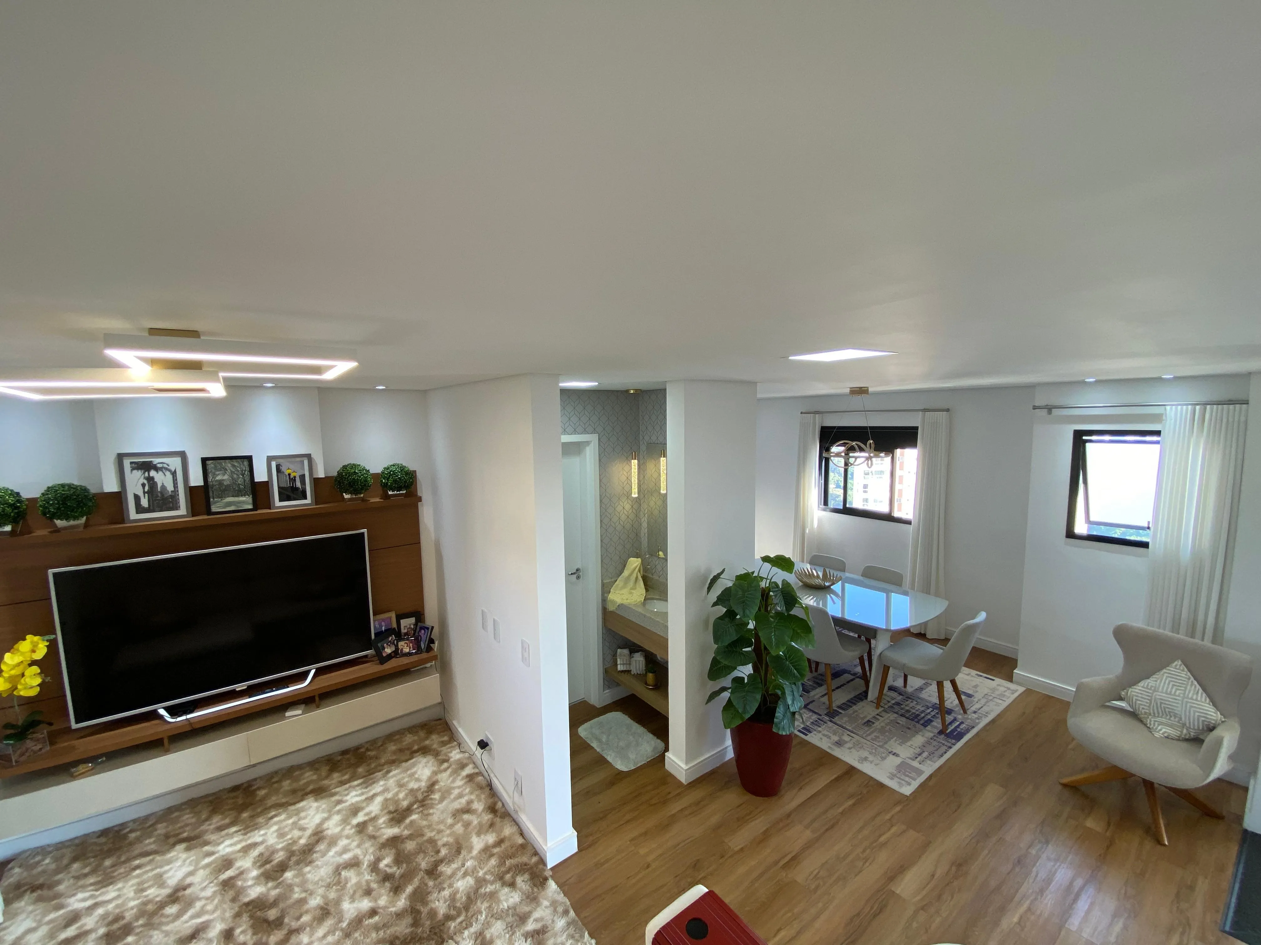 Imagem Luxuoso Duplex de 129m² com Vista Panorâmica em Sorocaba: Três Suítes, Sacada Gourmet e Condomínio de Alto Padrão