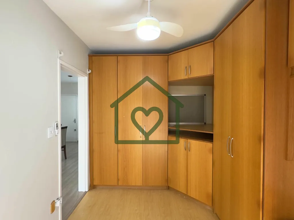 Imagem Apartamento 1 dormitório, com sacada, semi mobiliado, living 2 ambientes, cozinha e 1 banheiro soci...