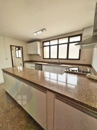 Imagem Cobertura com 4 suítes, 6 banheiros, 4 vagas, com 400m² em Chácara Inglesa, São Bernardo do Campo