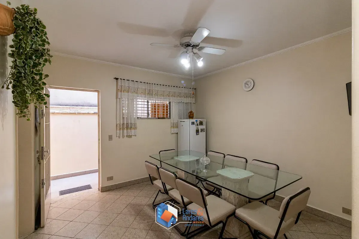 Imagem Casa para venda em Parque São Domingos com 3 quartos, sendo 1 suíte, 246m²
